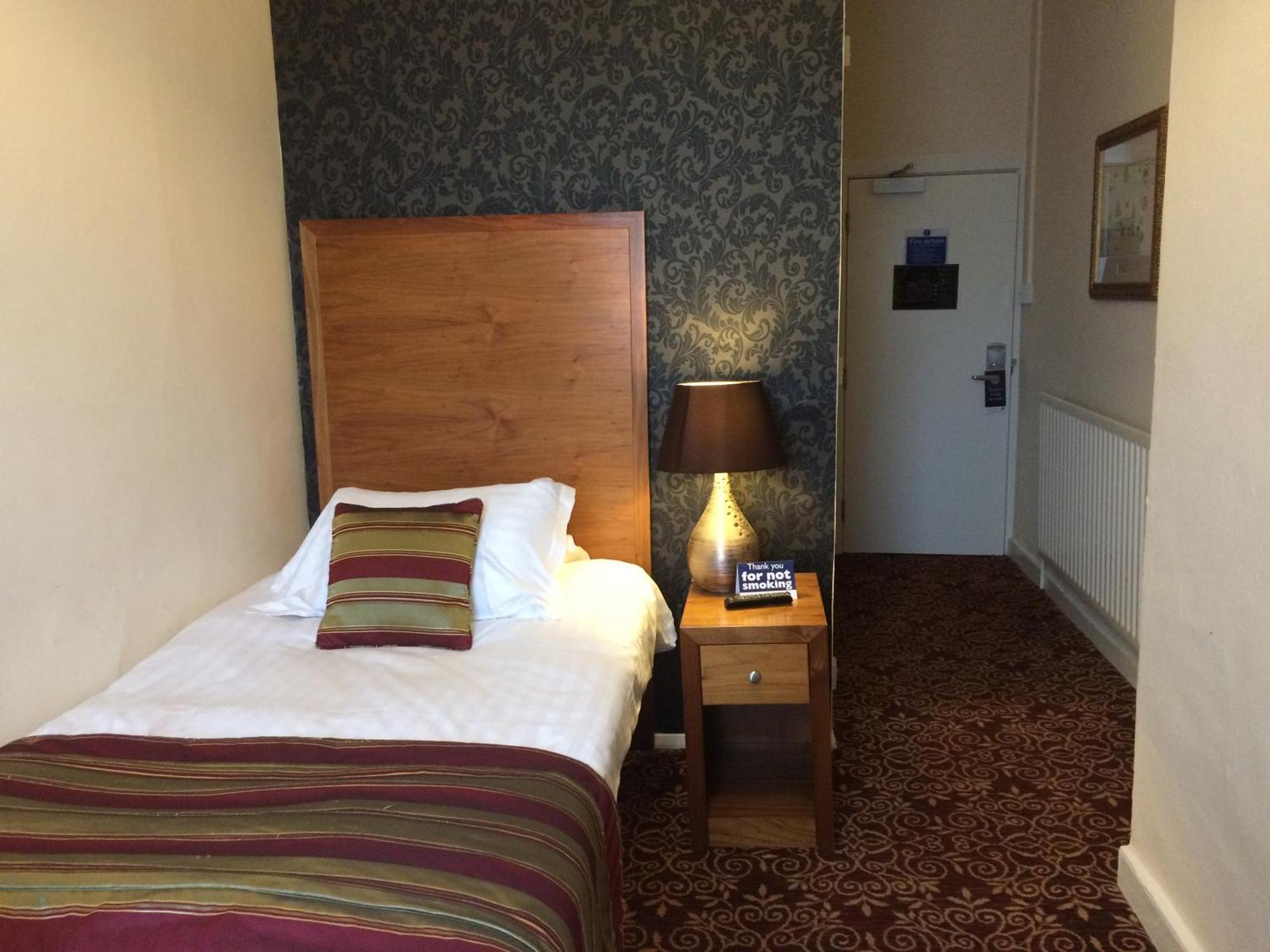 The Three Tuns Hotel Wetherspoon Thirsk Pokoj fotografie