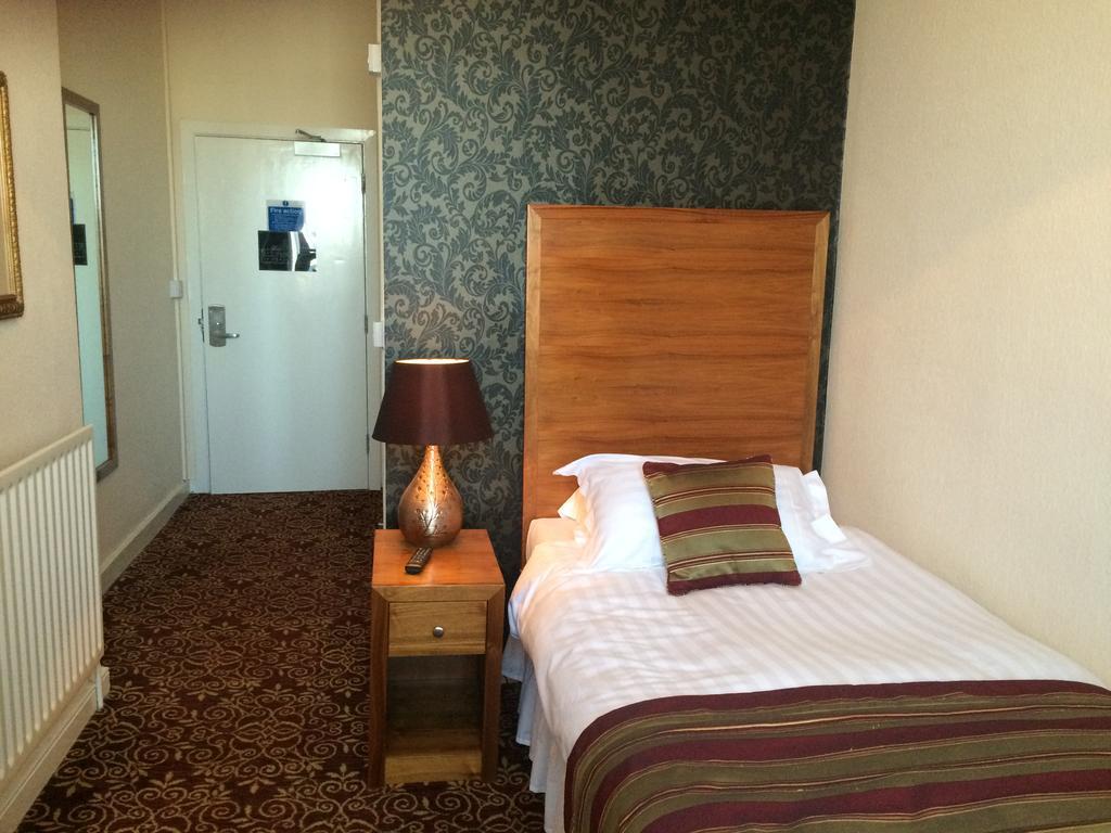 The Three Tuns Hotel Wetherspoon Thirsk Pokoj fotografie
