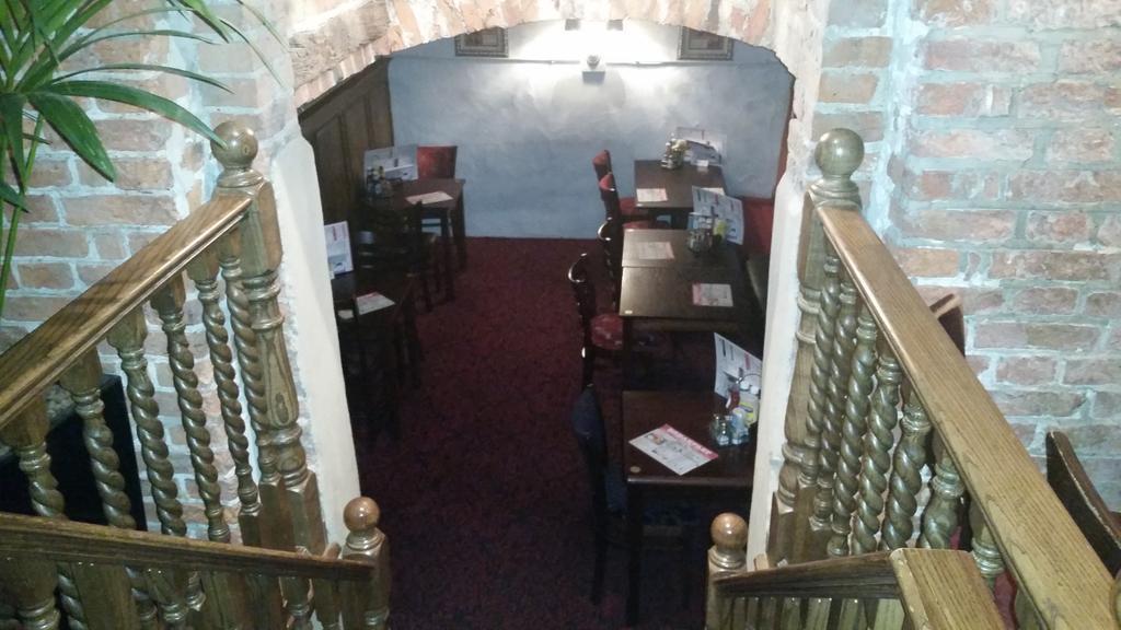 The Three Tuns Hotel Wetherspoon Thirsk Exteriér fotografie