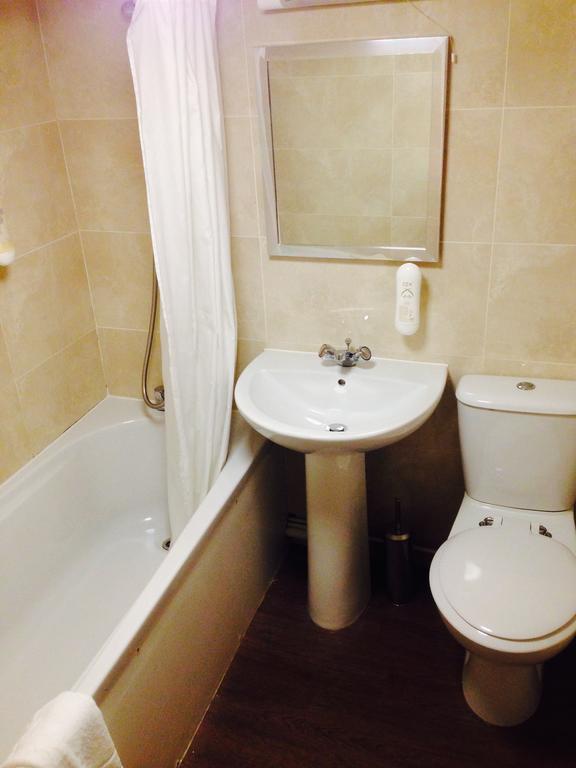 The Three Tuns Hotel Wetherspoon Thirsk Pokoj fotografie